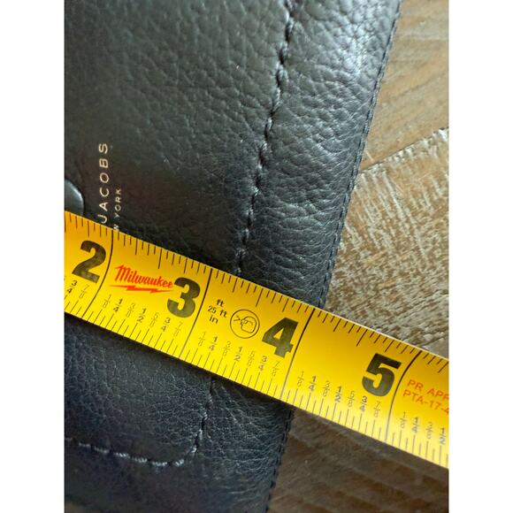 Marc Jacobs Black Leather Wristlet Wallet Designer Card Coin Phone Holder - Picture 8 of 9